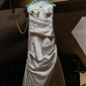 Jenny Lee Designer Wedding Dress